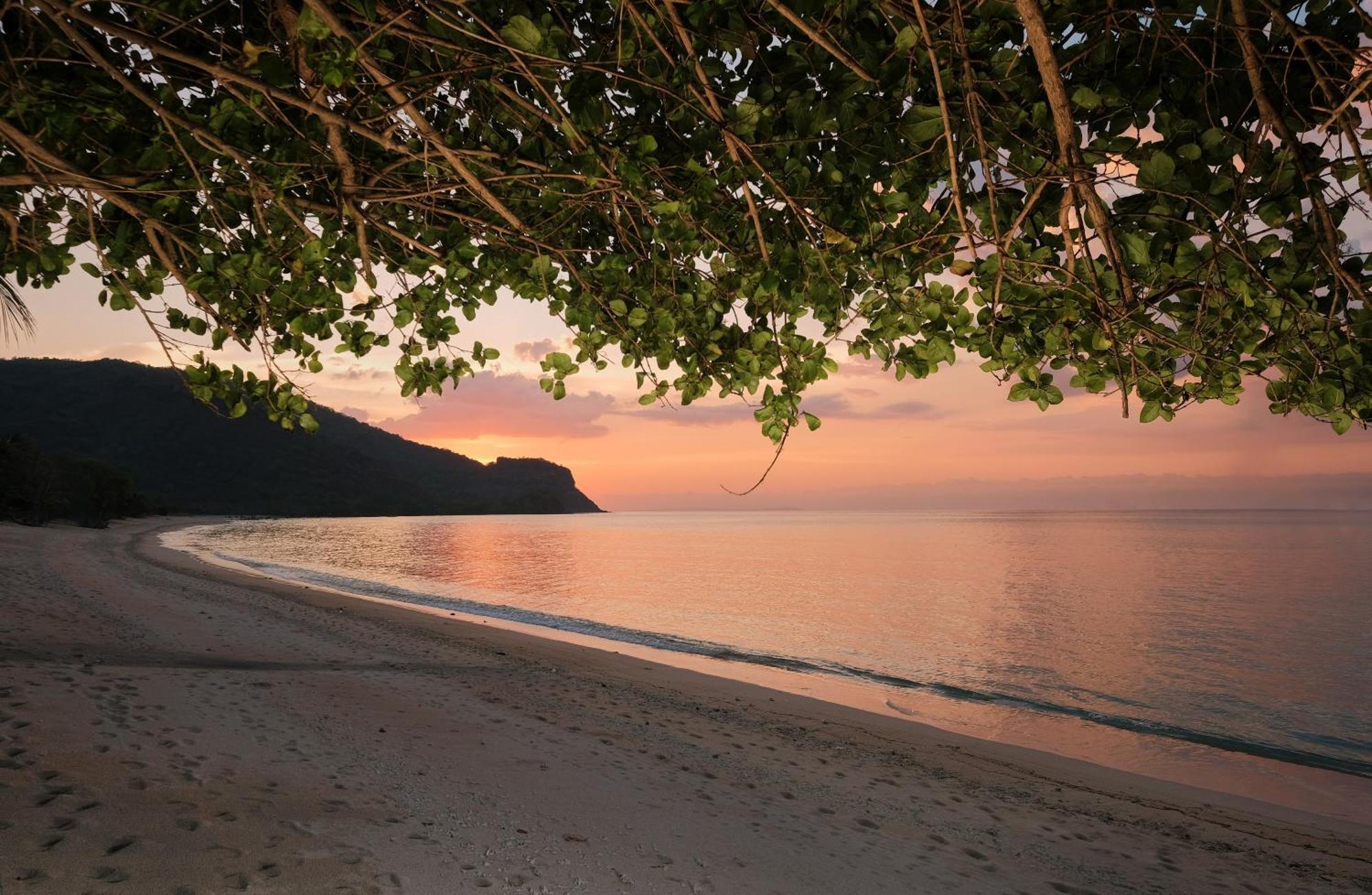 Myamo Beach Lodge Jereweh Екстер'єр фото