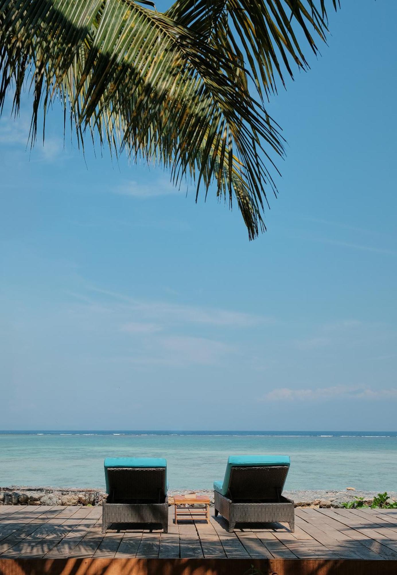 Myamo Beach Lodge Jereweh Екстер'єр фото