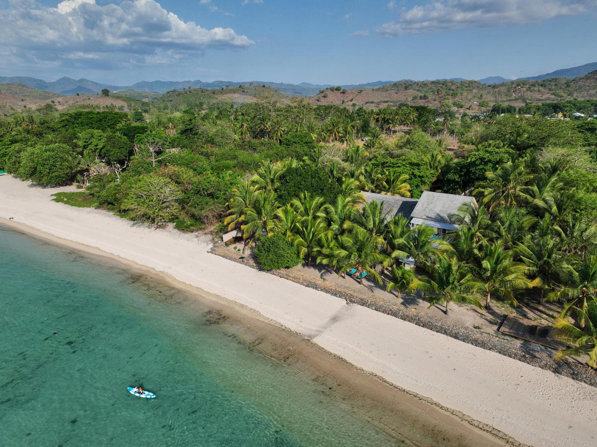 Myamo Beach Lodge Jereweh Екстер'єр фото