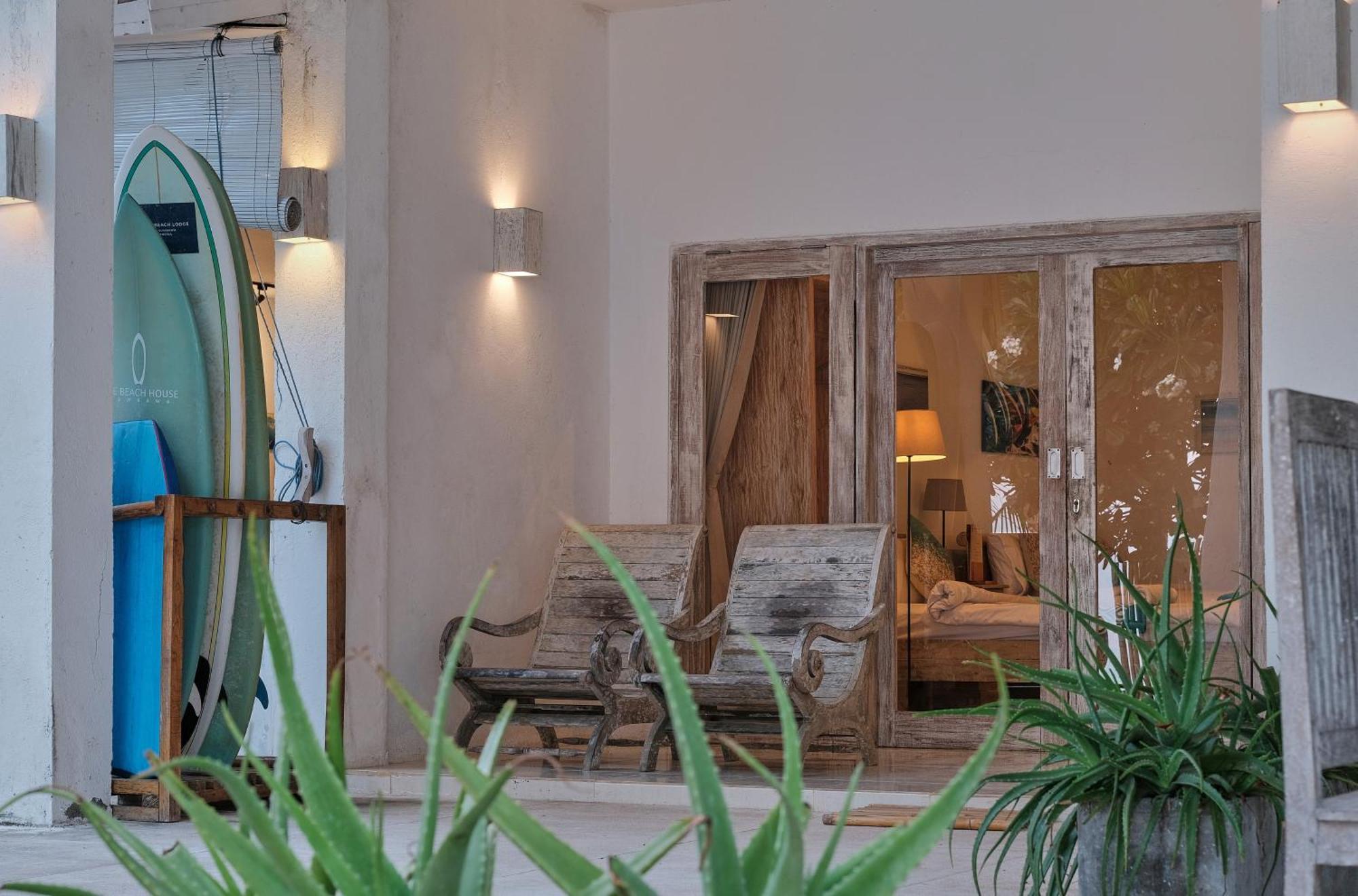 Myamo Beach Lodge Jereweh Екстер'єр фото