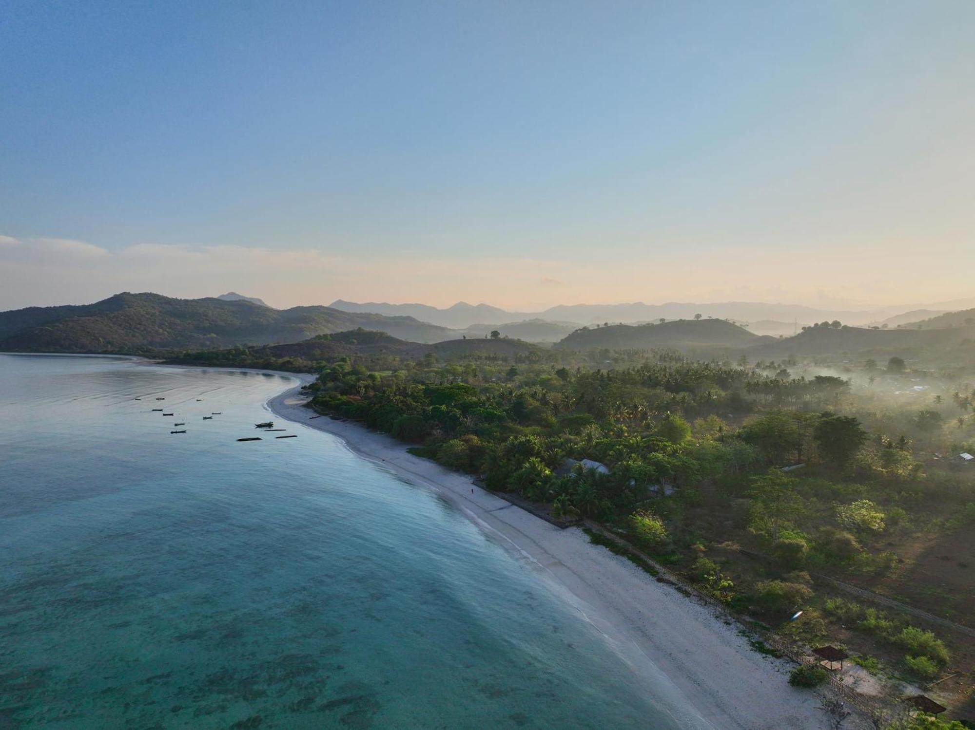 Myamo Beach Lodge Jereweh Екстер'єр фото